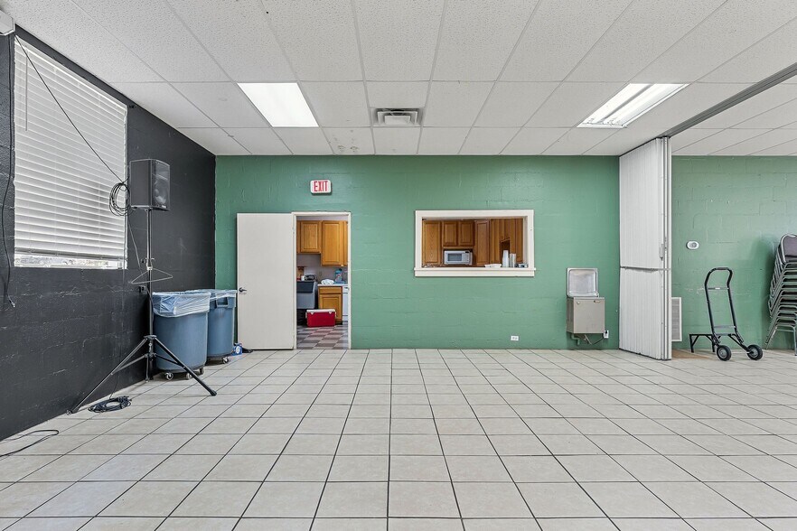 More Photos Of 310 N Spring St, McMinnville General Retail For Sale