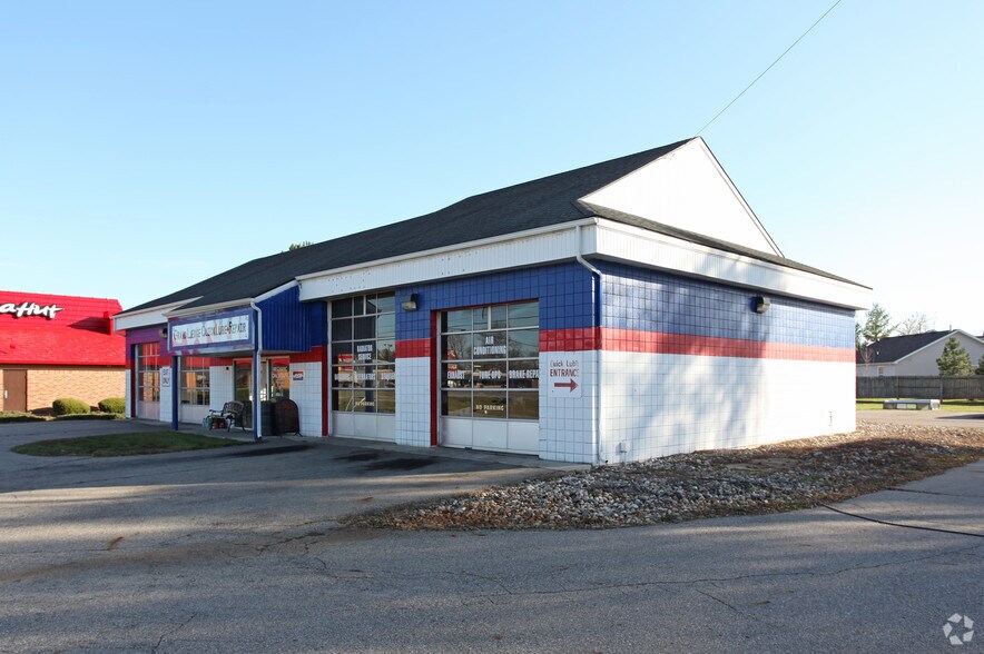 Primary Photo Of 530 E Saginaw Hwy, Grand Ledge Auto Repair For Sale