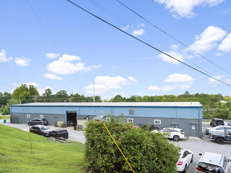 More Photos Of 2109 Spartanburg Hwy, East Flat Rock Industrial For Lease