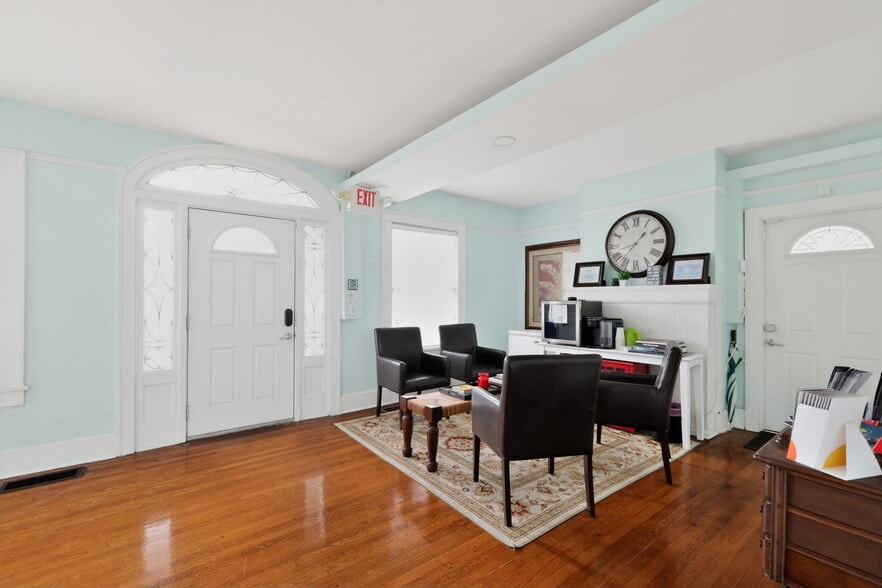 More Photos Of 142 E Gore St, Orlando Medical For Sale