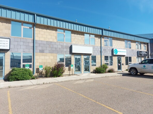 More Photos Of 7471 Edgar Industrial Bnd, Red Deer Warehouse For Lease