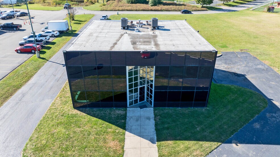 More Photos Of 3050 Delta Marine Dr, Columbus Office For Sale