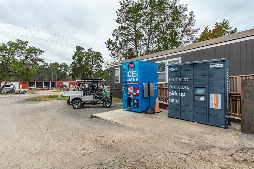 More Photos Of 11400 Thousand Trl, Willis Trailer Camper Park For Sale