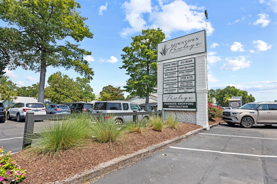 More Photos Of 10659-3 N Us-17 Hwy, Pawleys Island Storefront For Lease