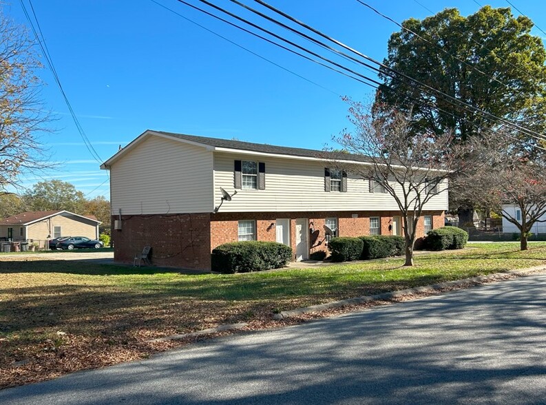 Primary Photo Of 1600 Tucker St, Greensboro Apartments For Sale