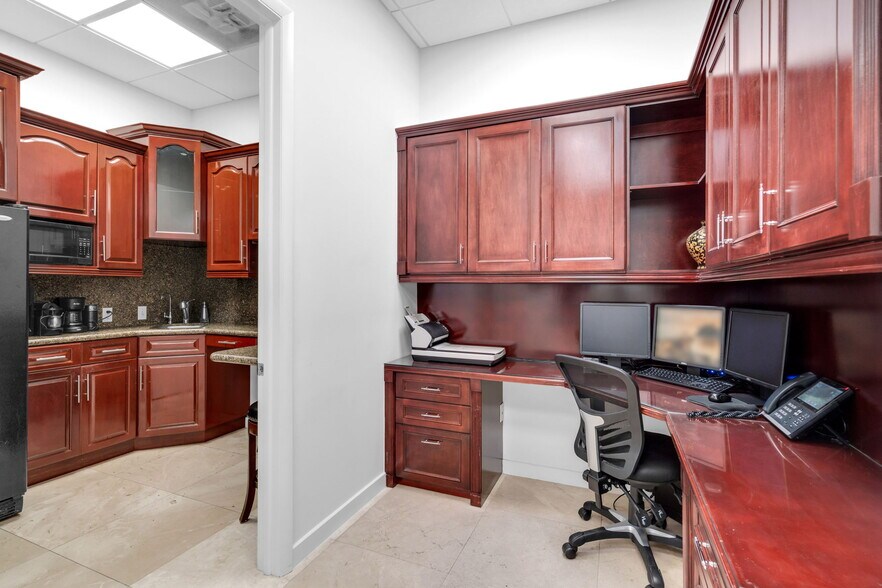 More Photos Of 2020 Ponce De Leon Blvd, Coral Gables Office For Sale