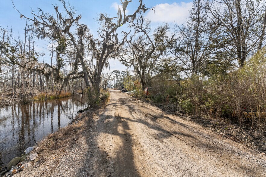 More Photos Of 302 McPhersonville Church Rd, Yemassee Industrial For Sale