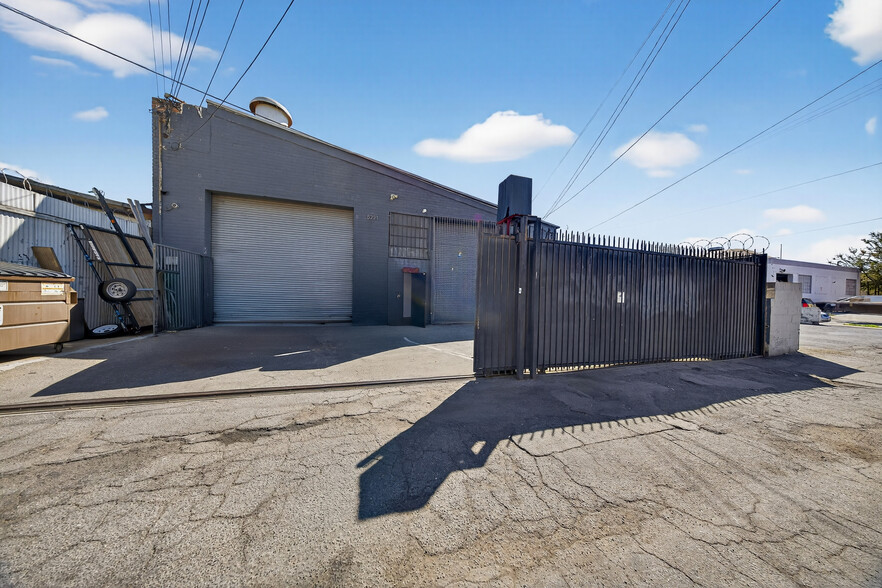 More Photos Of 5221 Pacific Blvd, Huntington Park Warehouse For Lease