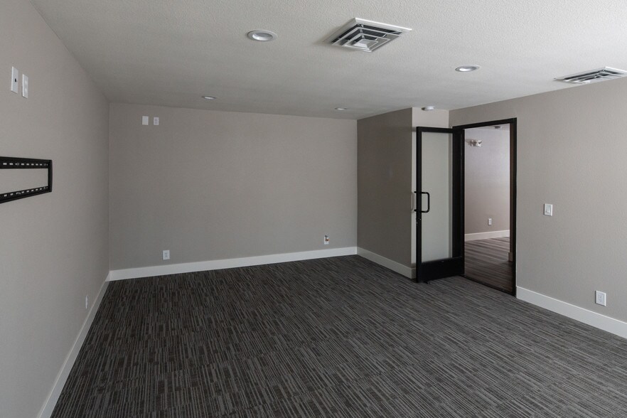 More Photos Of 3291 E Patrick Ln, Las Vegas Medical For Lease