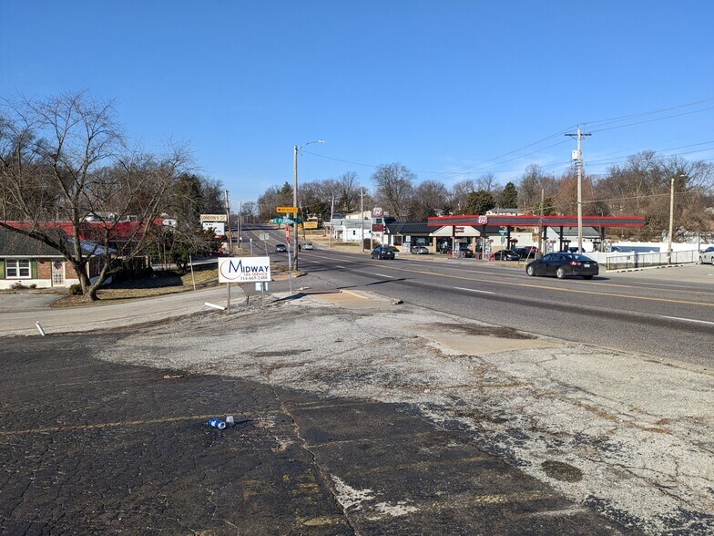 More Photos Of 1434-1436 Chambers Rd, Saint Louis Veterinarian Kennel For Sale