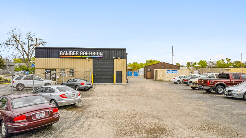 More Photos Of 200 Peters Ave, Troy Auto Repair For Sale