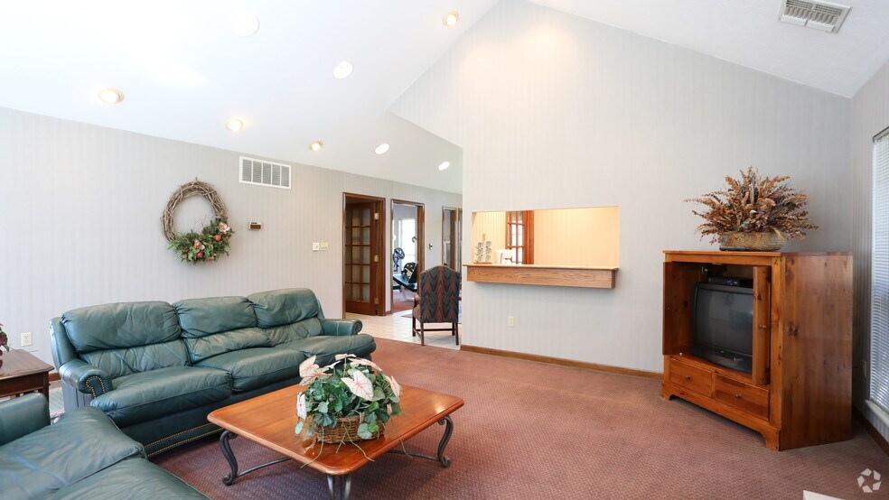 More Photos Of 210 Retreat Ln, Westerville Apartments For Sale