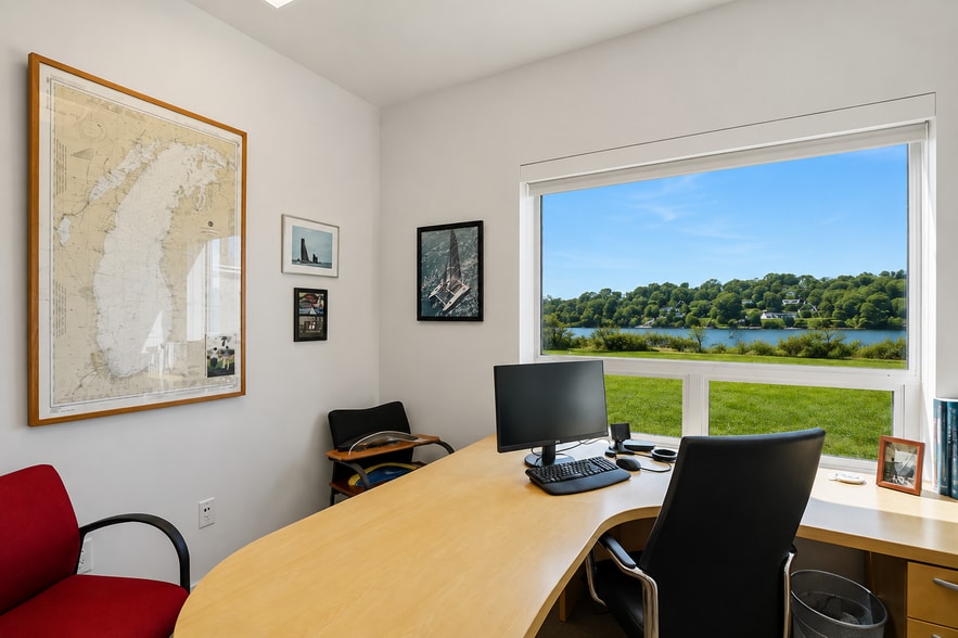 More Photos Of 19 John Clarke Rd, Middletown Office For Sale