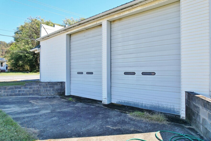 More Photos Of 1759 US Hwy Bsn 340 W, Stanley Auto Dealership For Sale