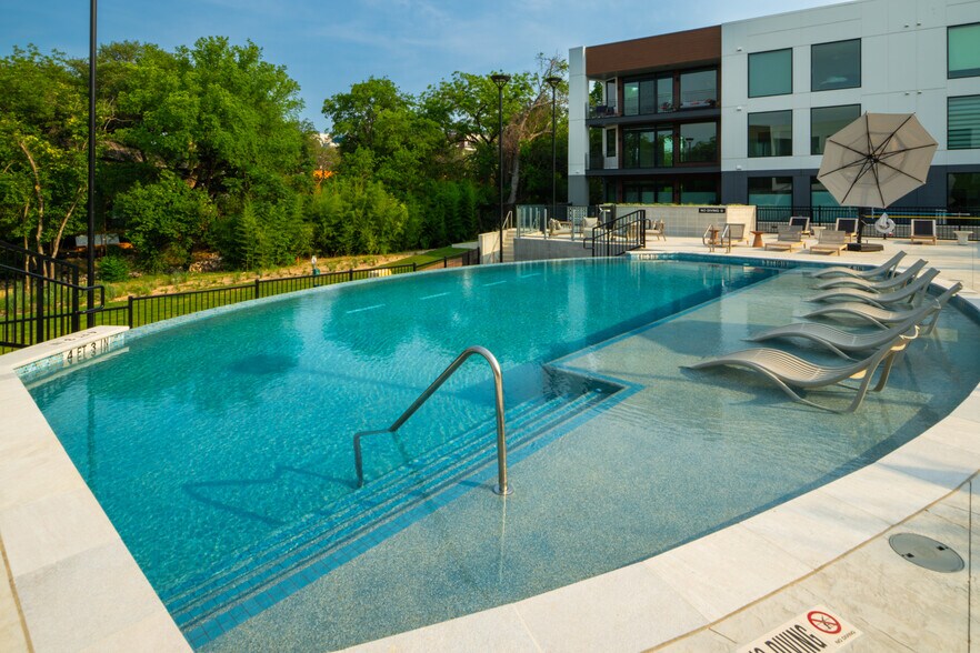 More Photos Of 2209 S First St, Austin Apartments For Sale