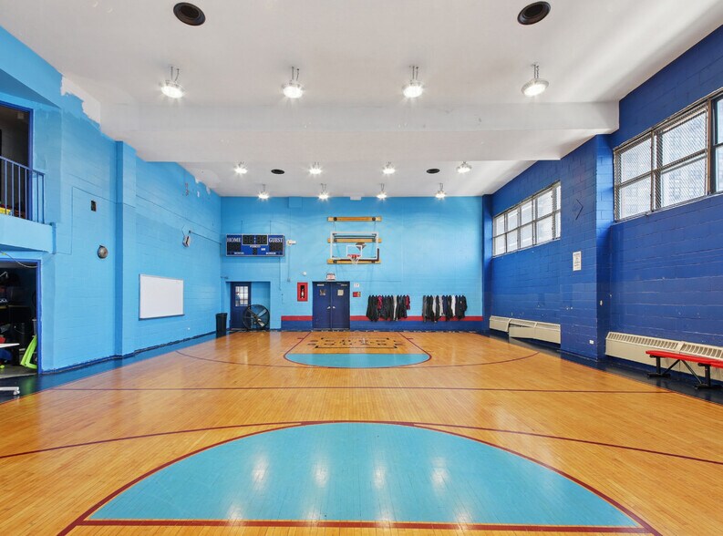 More Photos Of 124 Wadsworth Ave, New York Religious Facility For Lease