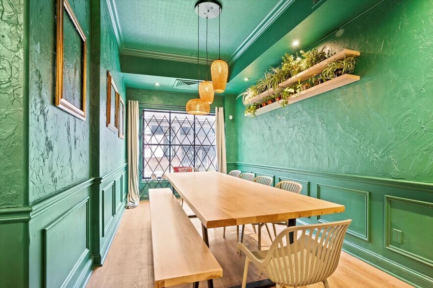 More Photos Of 21 Celina St, Oshawa Restaurant For Sale