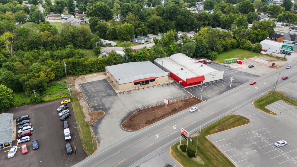 More Photos Of 395 N Gardner St, Scottsburg Freestanding For Lease