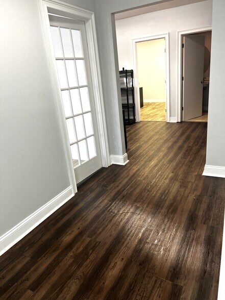 More Photos Of 175 Veterans Blvd, Massapequa Office Residential For Lease