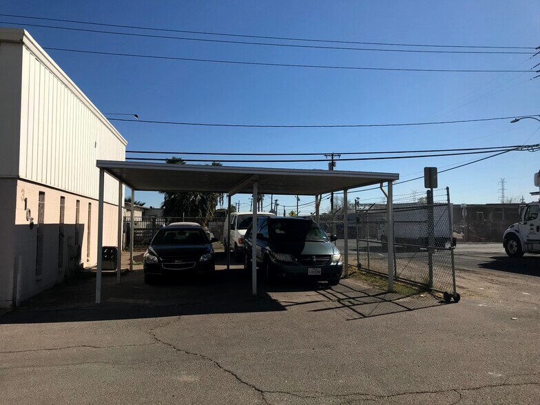 More Photos Of 3106 W Lincoln St, Phoenix Warehouse For Lease