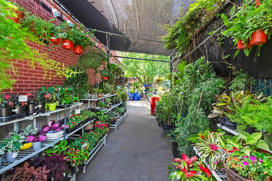 More Photos Of 2194 E Fort Union Blvd, Salt Lake City Freestanding For Sale