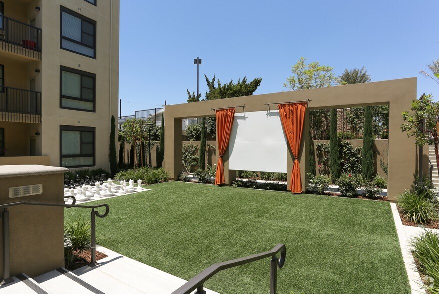 More Photos Of 9400 Corbin Ave, Northridge Apartments For Lease