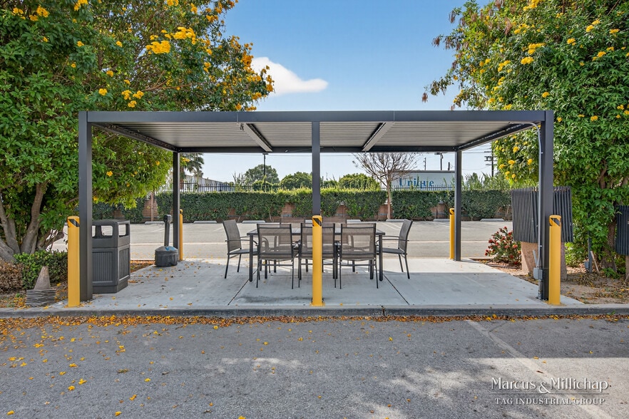 More Photos Of 6700 Valjean Ave, Van Nuys Warehouse For Sale