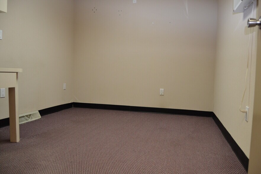More Photos Of 20 Hospital Dr, Toms River Medical For Lease