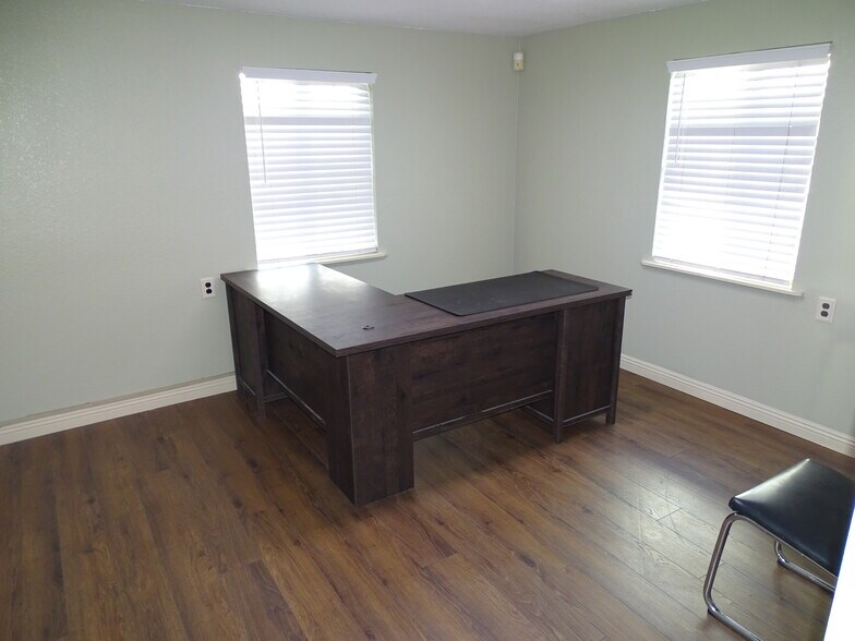 More Photos Of 2110 W Bonanza Rd, Las Vegas Service For Lease
