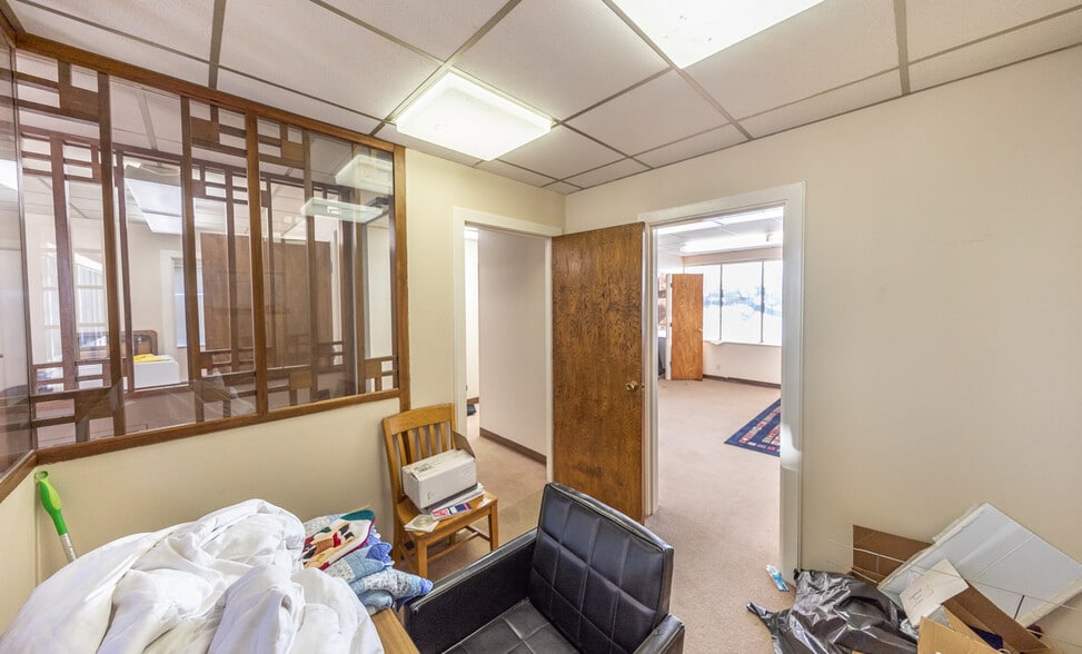 More Photos Of 5 Briercroft Office Park, Lubbock Office For Sale