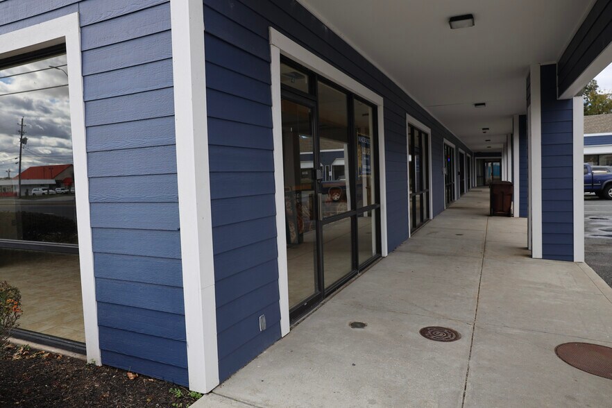 More Photos Of 309 Sunburst Hwy, Cambridge Storefront For Sale