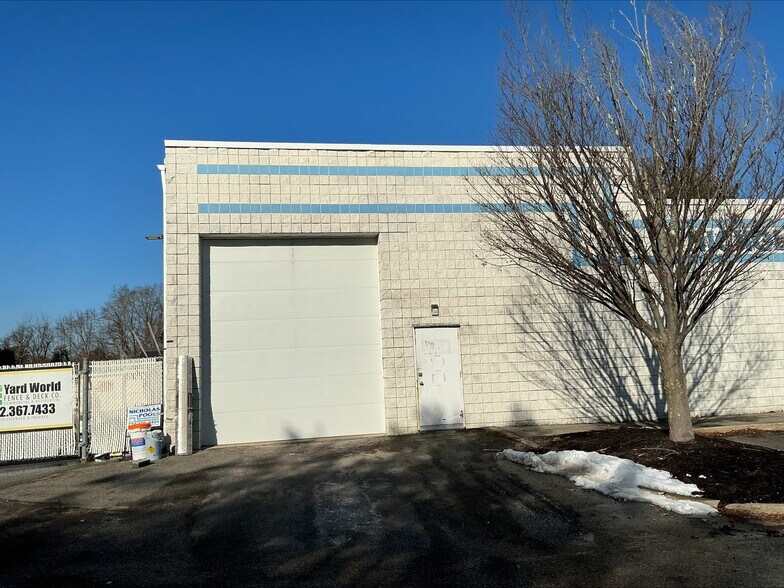 More Photos Of 1820 Route 9, Toms River Warehouse For Lease