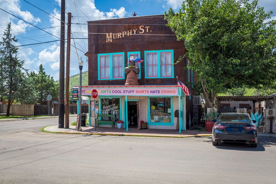 More Photos Of 100 W Murphy St, Alpine General Retail For Sale