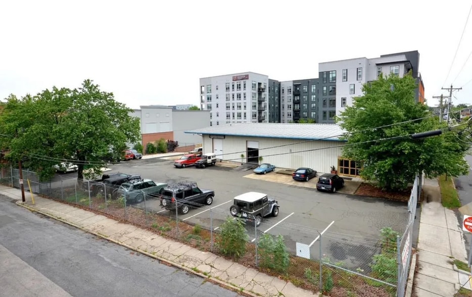 More Photos Of 501 Mangum st, Durham Freestanding For Sale