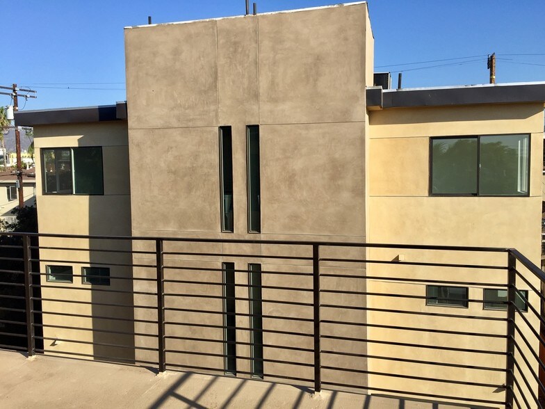 More Photos Of 6007 Barton Ave, Los Angeles Apartments For Sale