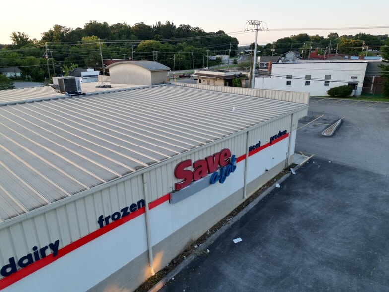 More Photos Of 3850 Holston Dr, Knoxville Supermarket For Sale