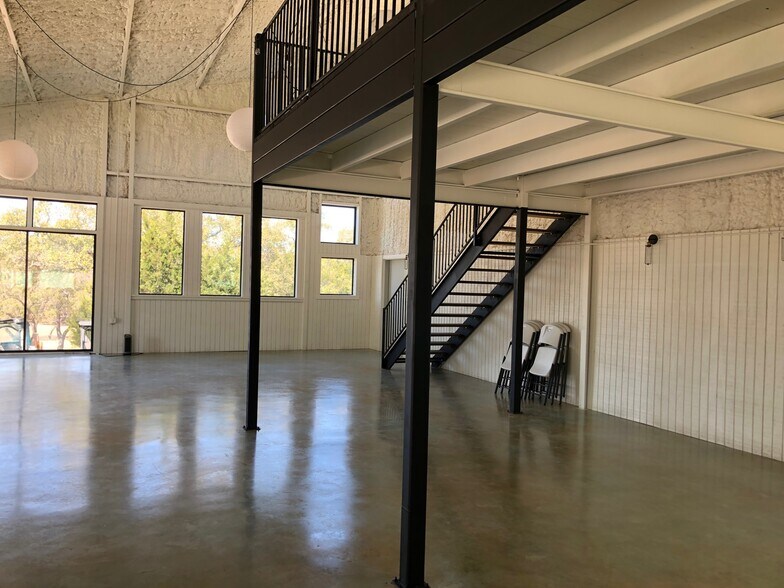 More Photos Of 272 Rocky Road, Johnson City Specialty For Sale