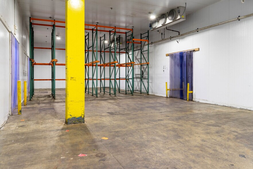 More Photos Of 1400 E Olympic Blvd, Los Angeles Distribution For Lease