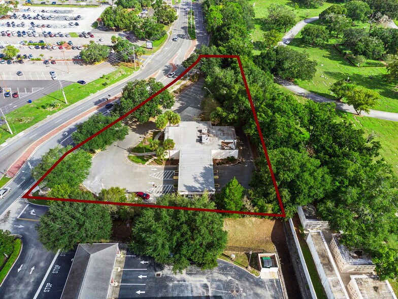 More Photos Of 555 S Hunt Club Blvd, Apopka Bank For Lease