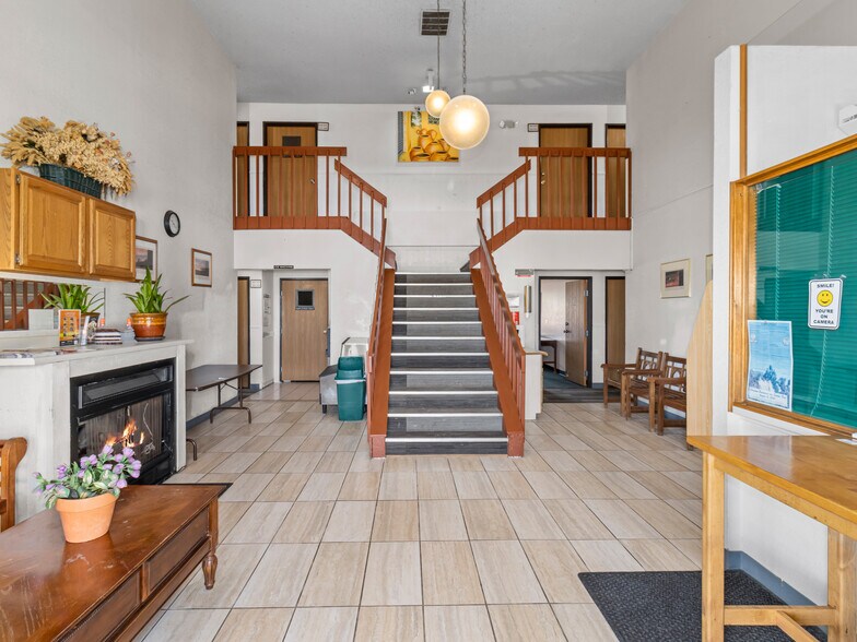 More Photos Of 1805 Westland Rd, Cheyenne Hotel For Sale