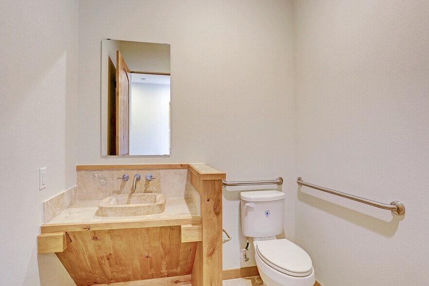 More Photos Of 25329 Budde Rd, The Woodlands Unknown For Lease