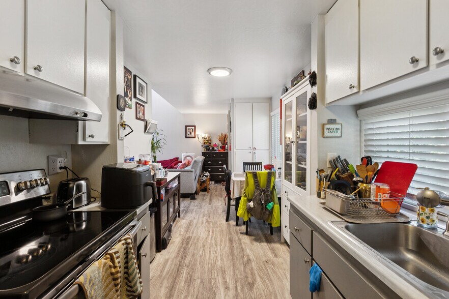 More Photos Of 1411 Oxford St, Redwood City Apartments For Sale