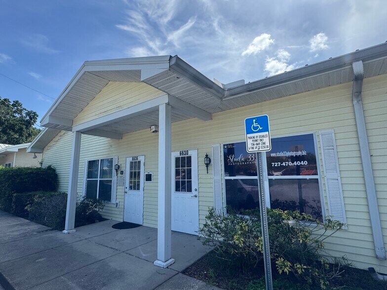 More Photos Of 6616-6636 Rowan Rd, New Port Richey Office For Lease