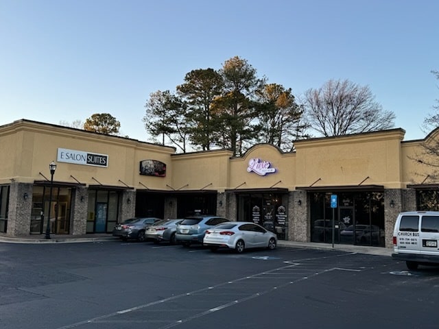 More Photos Of 40 SE Dodd St, Marietta Unknown For Lease