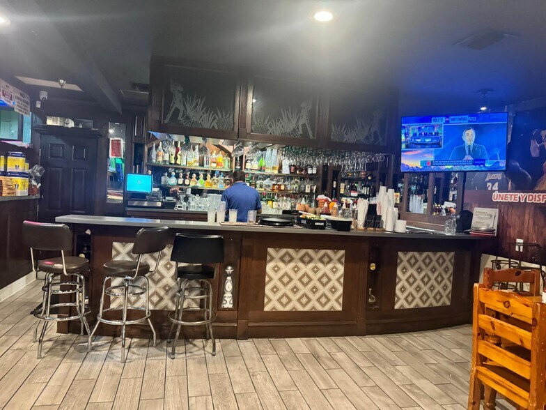 More Photos Of 7111 Pacific Blvd, Huntington Park Restaurant For Sale