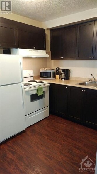 More Photos Of 204 Bruyere St, Ottawa Apartments For Sale