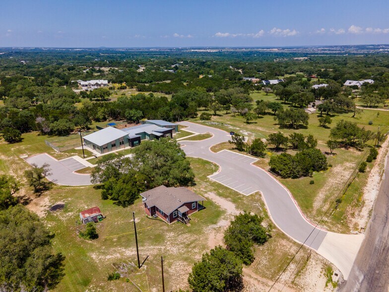 More Photos Of 1410 Live Oak Rd, Leander Showroom For Sale