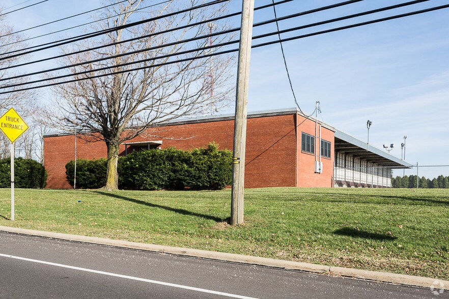 More Photos Of 2901 Brecksville Rd, Richfield Truck Terminal For Lease