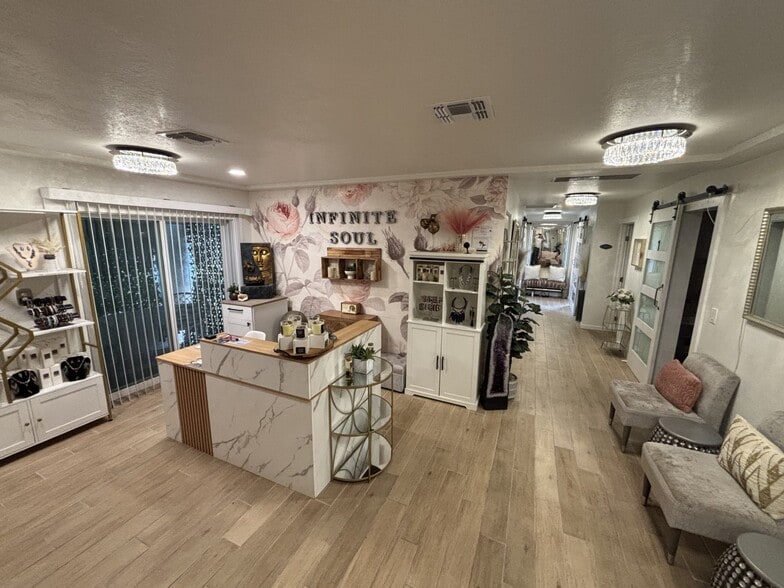 More Photos Of 503 N Alma School Rd, Mesa Freestanding For Sale