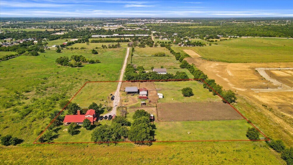 More Photos Of 2507 Howell Dr, Venus Land For Sale